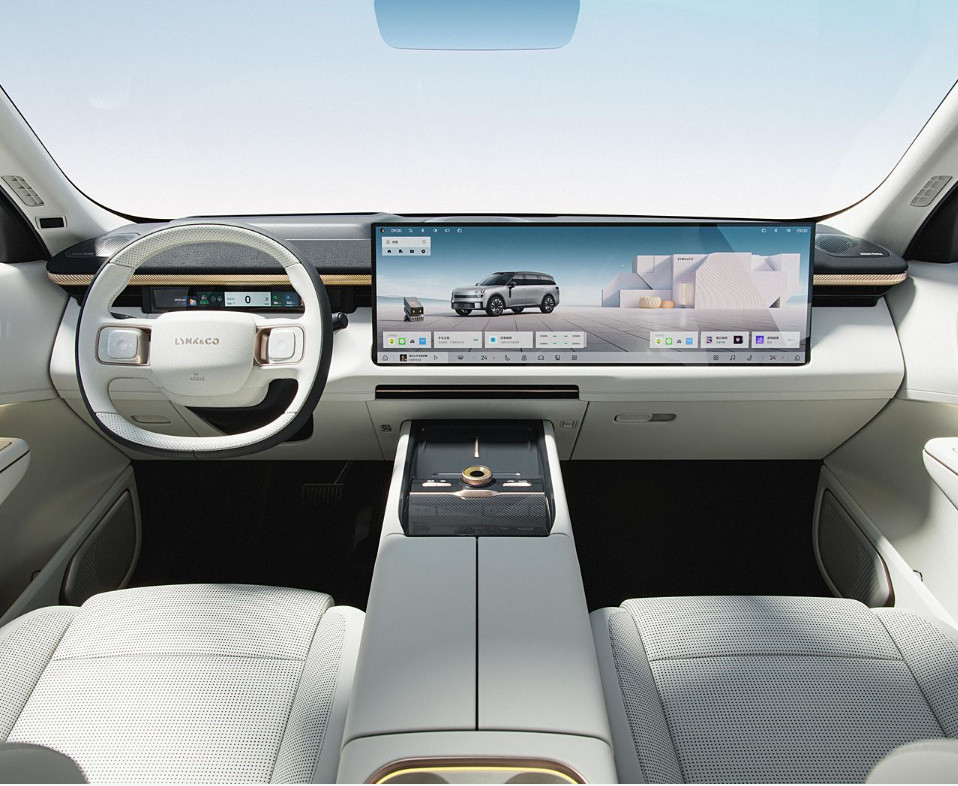 Lynk & Co 900 Discovery (6 seats), серебряный