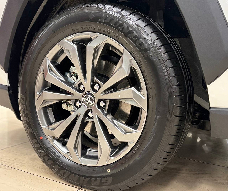 Toyota RAV4 Luxury, белый
