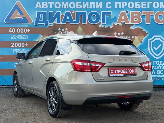 Lada (ВАЗ) Vesta Luxe, 2018 года, пробег 122000 км