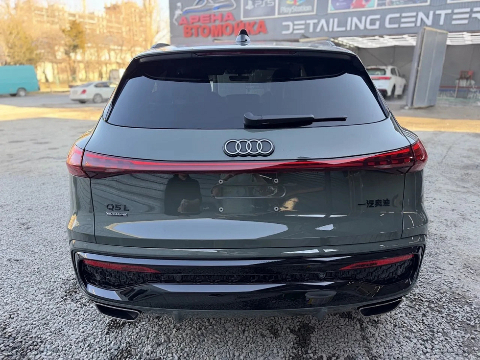 Audi Q5 Luxury, серый