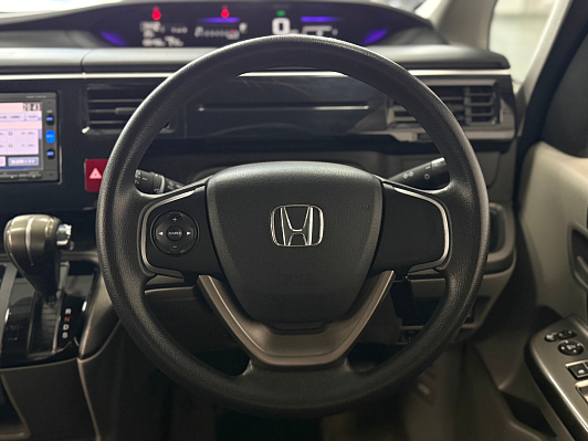 Honda Stepwgn, 2017 года, пробег 106451 км