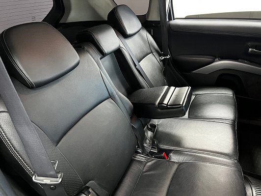 Mitsubishi Outlander Instyle, 2012 года, пробег 155152 км
