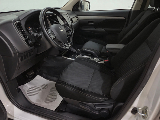 Mitsubishi Outlander Intense+, 2017 года, пробег 155312 км