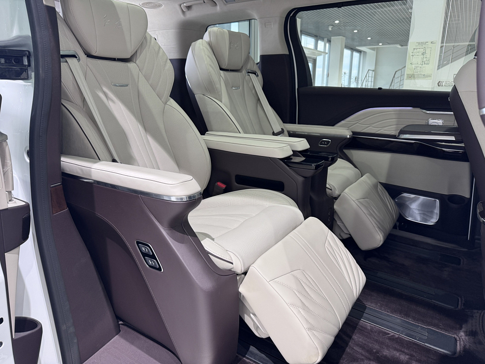 Hongqi HQ9 Бизнес (Executive), белый
