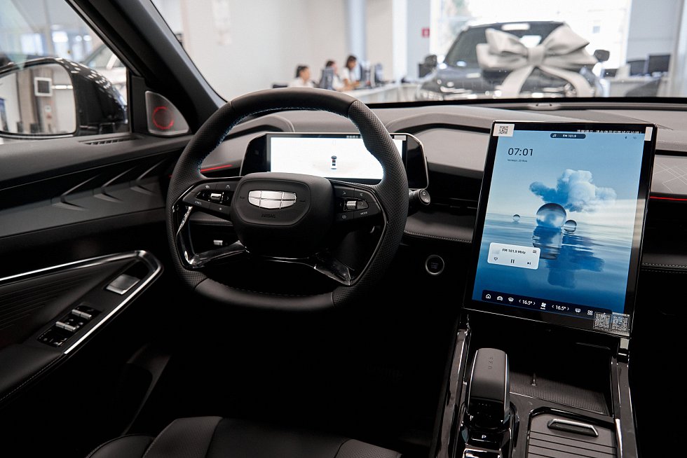 Geely Cityray Флагман, серебряный