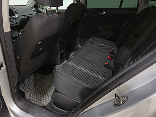 Volkswagen Tiguan, 2010 года, пробег 200735 км