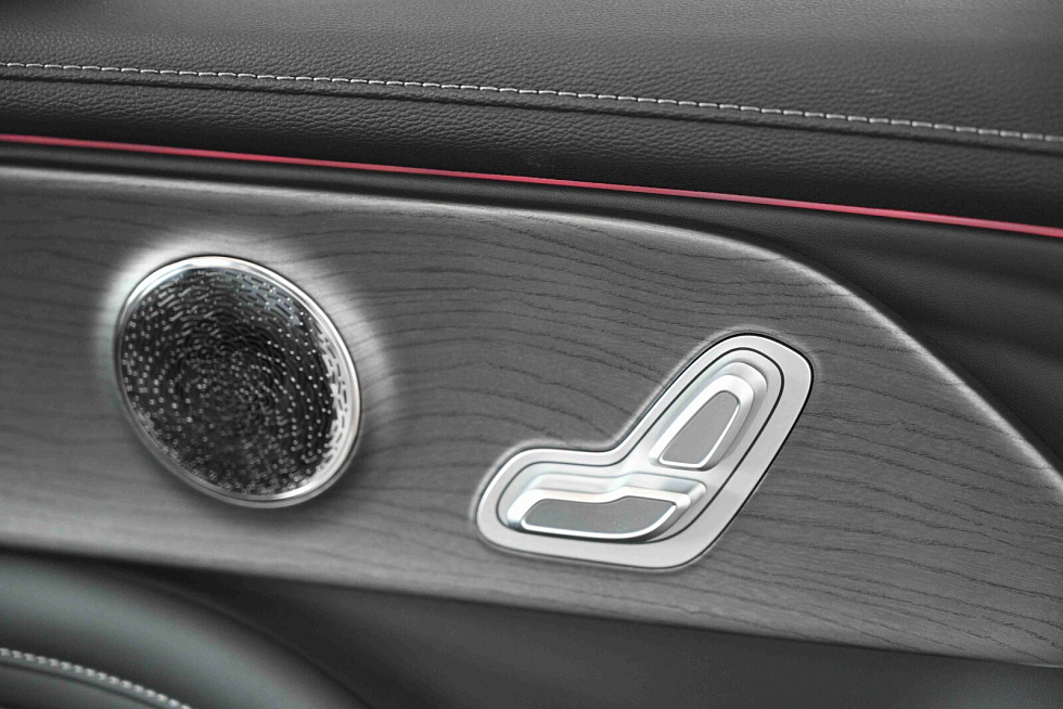 Chery Arrizo 8 Ультра Черный / Ultra Black, белый