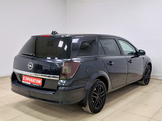 Opel Astra, 2011 года, пробег 171820 км