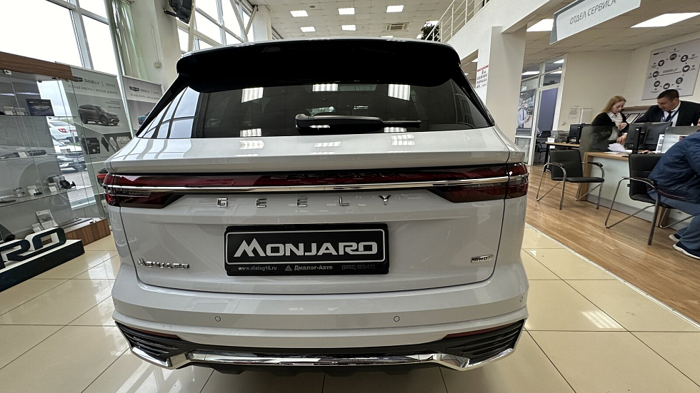 Geely Monjaro Flagship (2023-2025), белый