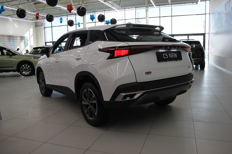 Omoda C5 , белый