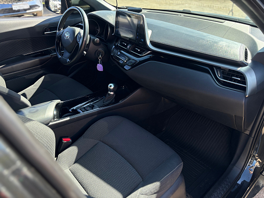 Toyota C-HR Hot, 2019 года, пробег 99543 км