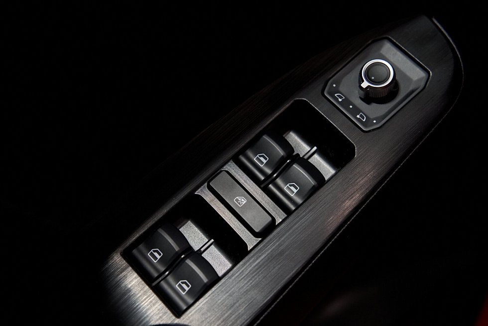 Haval Jolion Премиум, красный