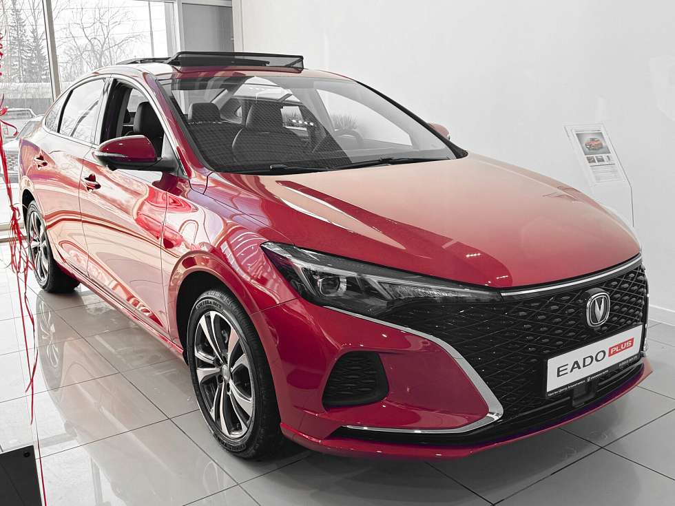 Changan Eado Plus Техно, красный