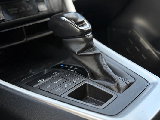 Toyota RAV4 Комфорт, 2020 года, пробег 60921 км
