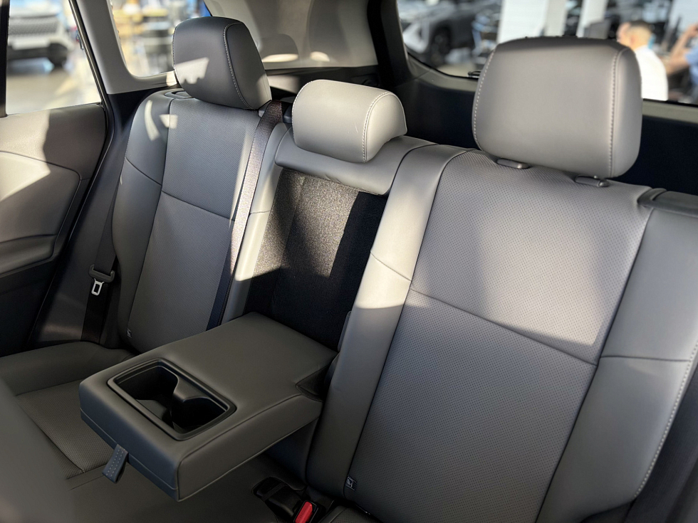 Toyota RAV4 Adventure, черный