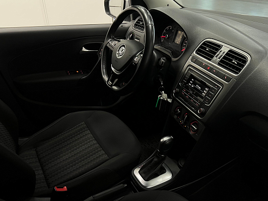 Volkswagen Polo Comfortline, 2020 года, пробег 111123 км