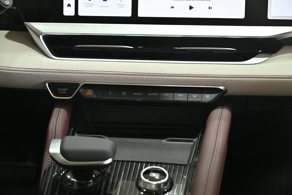 Geely Monjaro Люкс (2023-2025), белый