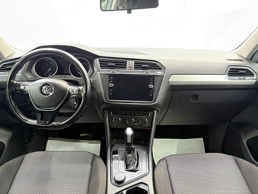 Volkswagen Tiguan CONNECT, 2020 года, пробег 111189 км
