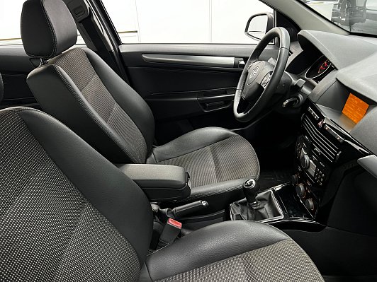 Opel Astra Cosmo, 2011 года, пробег 122000 км