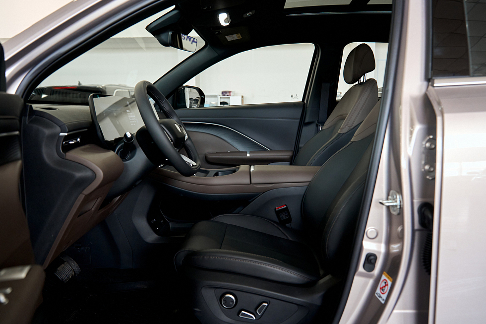 Changan UNI-S Люкс, бежевый