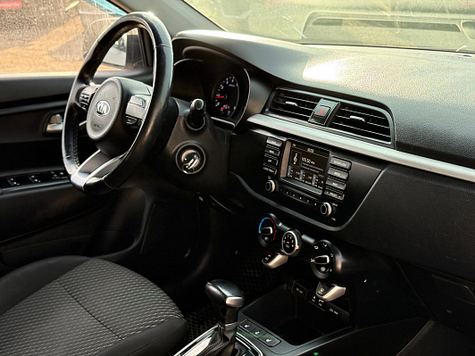 Kia Rio Luxe RED Line, 2018 года, пробег 200171 км