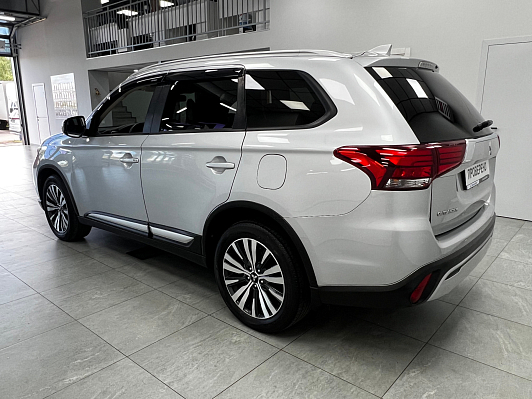 Mitsubishi Outlander, 2020 года, пробег 76625 км