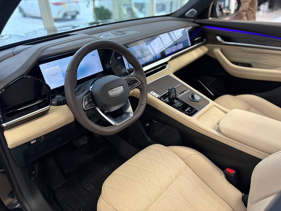 Geely Monjaro Flagship (2023-2025), черный