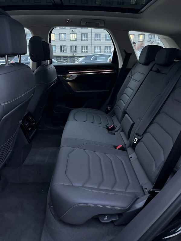 Volkswagen Tiguan R-Line Smart Leadership, серый