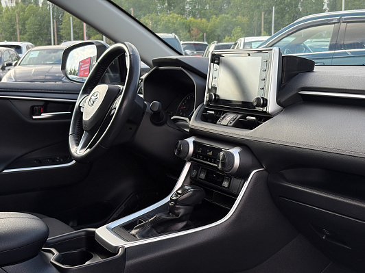 Toyota RAV4 Комфорт, 2020 года, пробег 60921 км