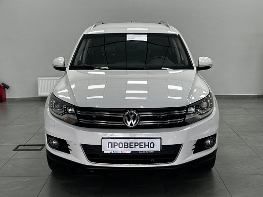 Volkswagen Tiguan Avenue, 2012 года, пробег 305872 км
