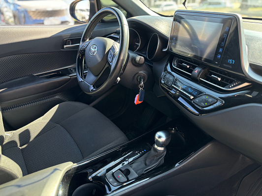 Toyota C-HR Hot, 2019 года, пробег 99543 км