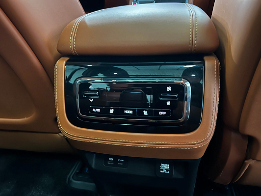 Polar Stone (Jishi) 01 Exclusive (6 seats), 2023 года, пробег 34615 км