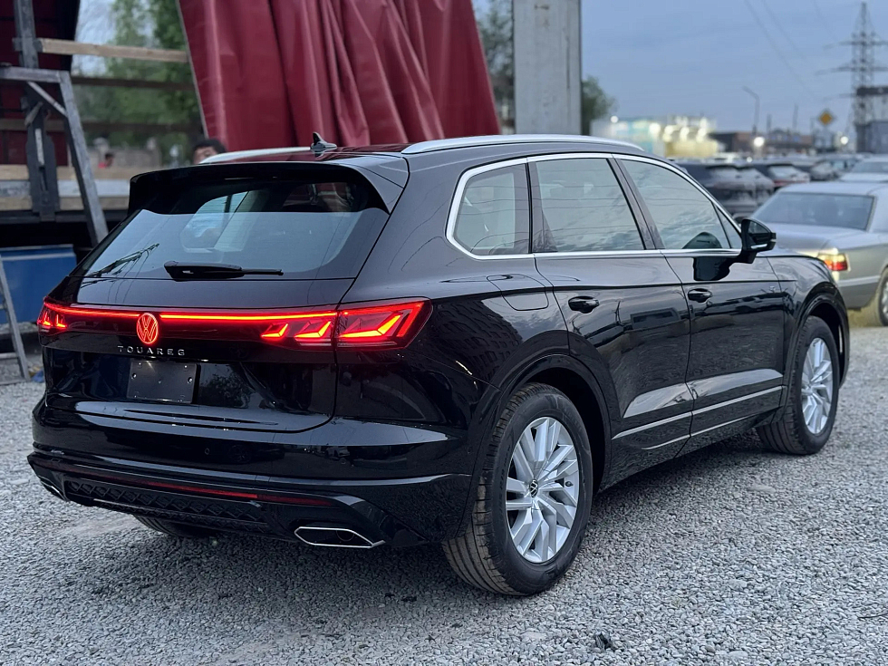 Volkswagen Tiguan R-Line Smart Leadership, серый
