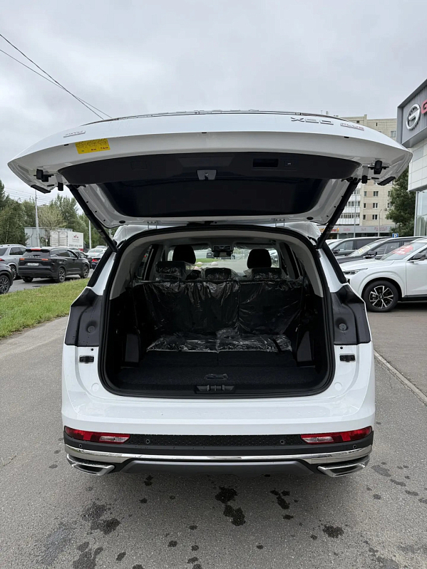 Jetour X90+ Премиум 7 мест, белый