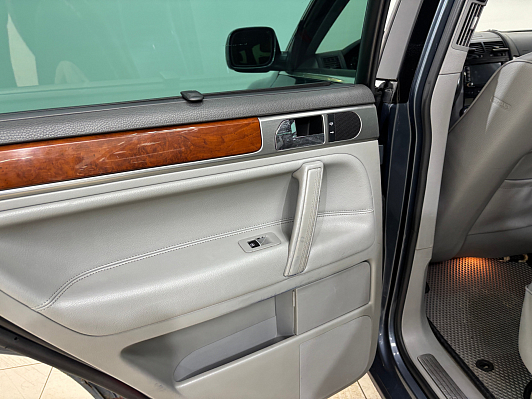 Volkswagen Touareg, 2004 года, пробег 437077 км