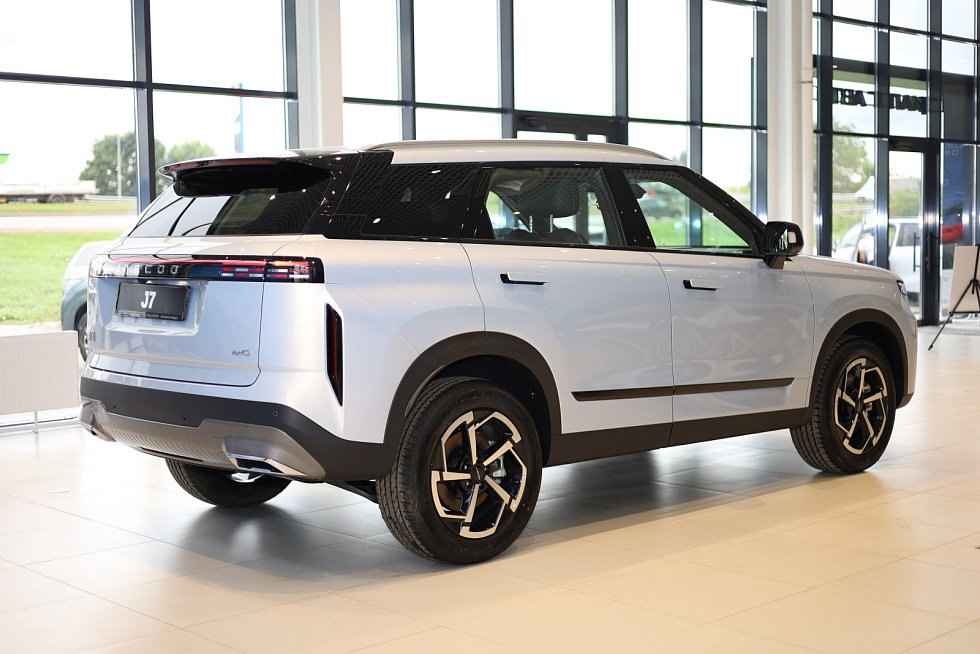 Jaecoo J7 Urban, серебряный