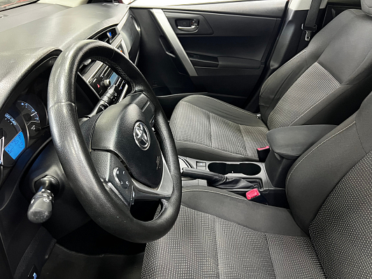 Toyota Auris, 2013 года, пробег 179650 км