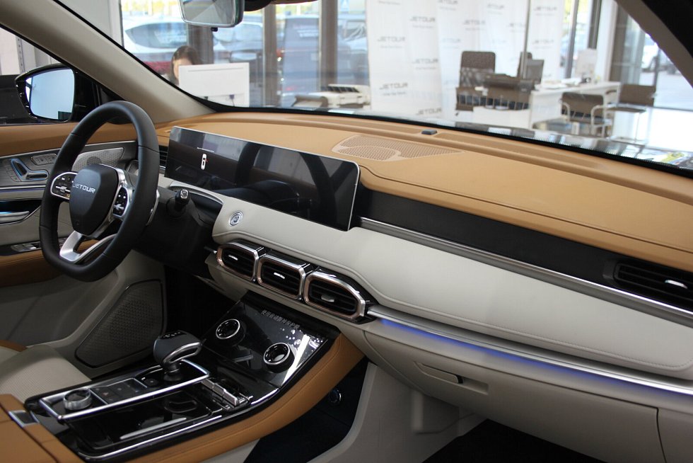 Jetour X70+ Комфорт, зеленый