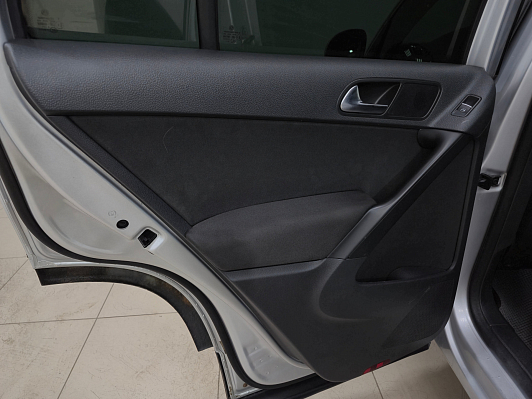 Volkswagen Tiguan, 2010 года, пробег 200735 км