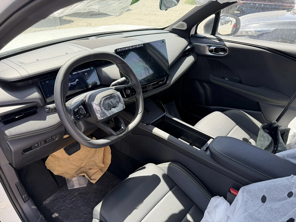 Lynk & Co 06 Ultra, белый