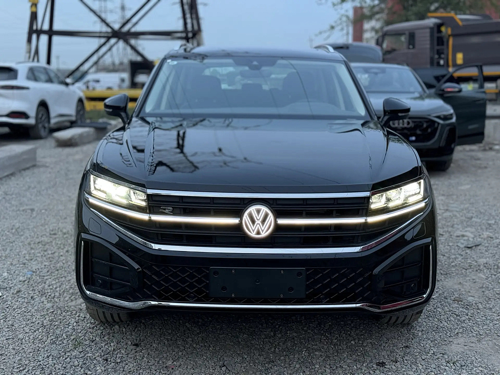Volkswagen Touareg Sharp shadow version, черный