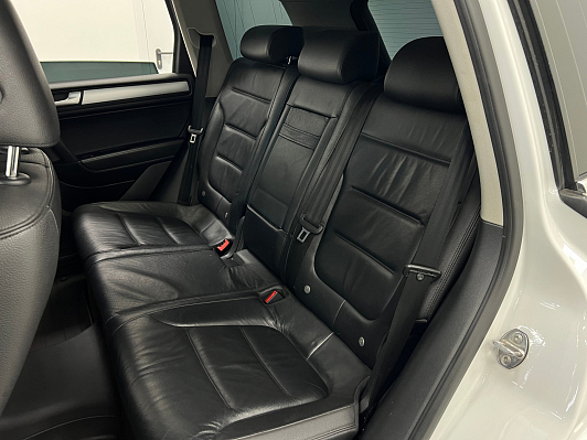 Volkswagen Touareg, 2012 года, пробег 180889 км