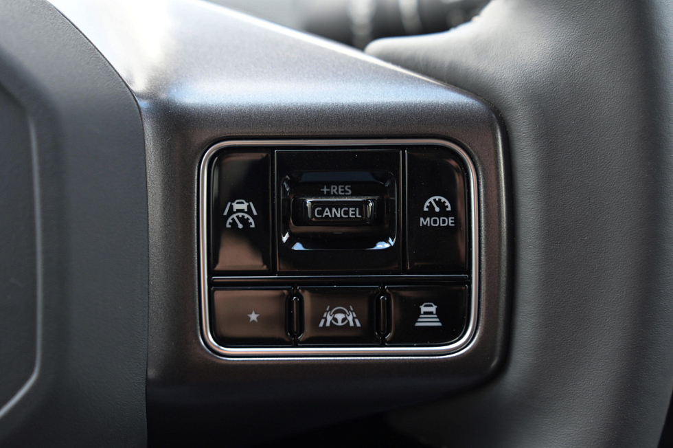 Toyota RAV4 Adventure Plus, белый