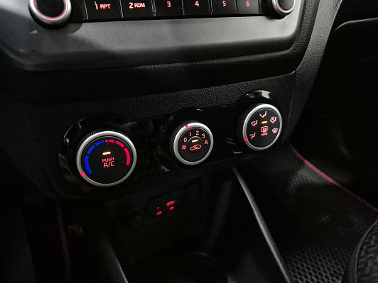 Kia Rio Luxe, 2017 года, пробег 118585 км