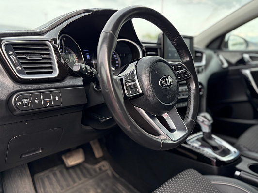 Kia Ceed Prestige, 2019 года, пробег 59816 км