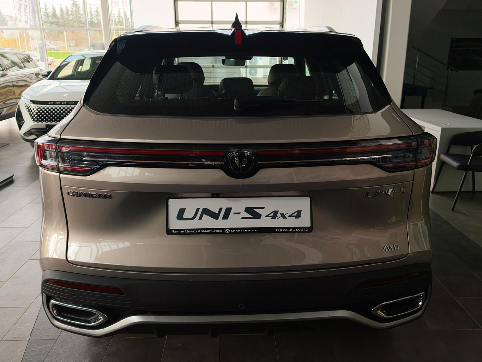 Changan UNI-S Техно, золотой