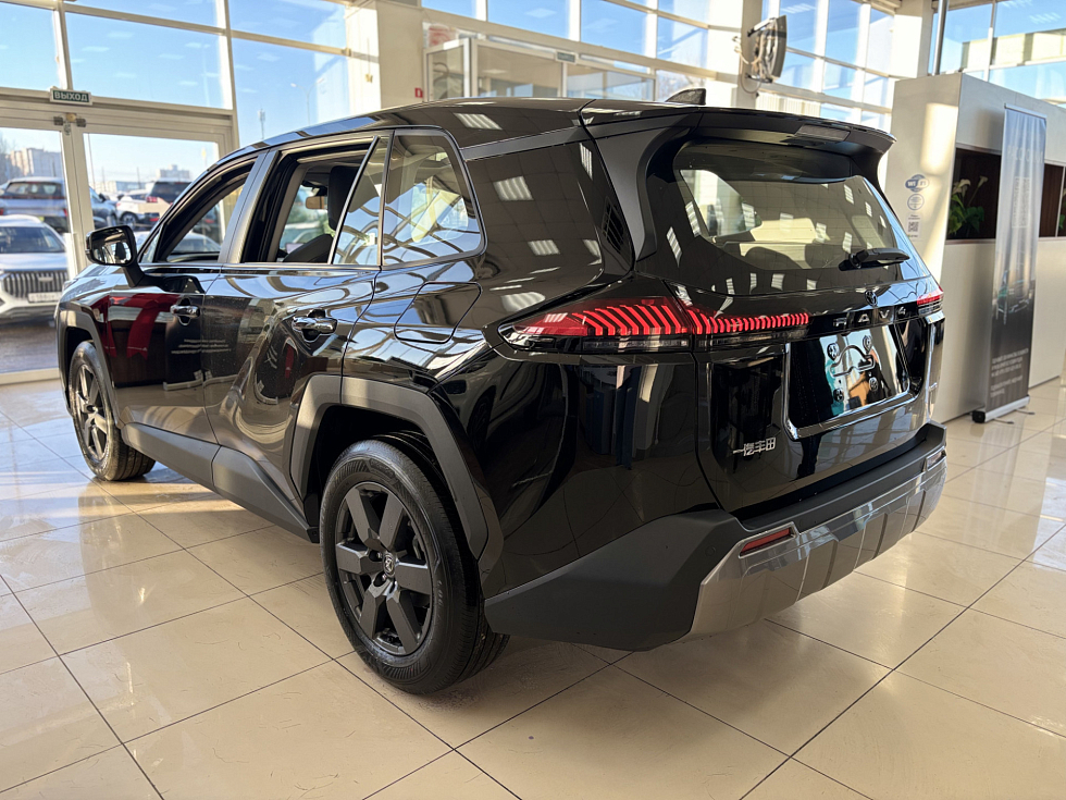 Toyota RAV4 Luxury, черный