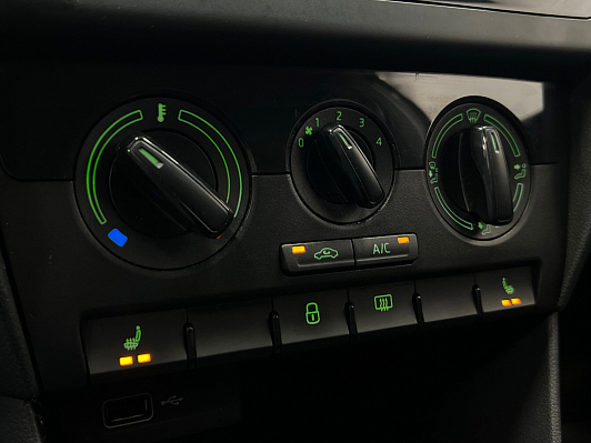 Skoda Rapid Hockey Edition Active, 2018 года, пробег 242290 км