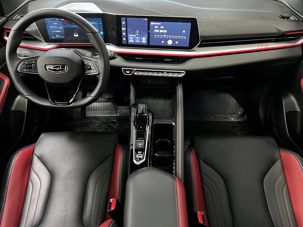 Geely Coolray Luxury, белый