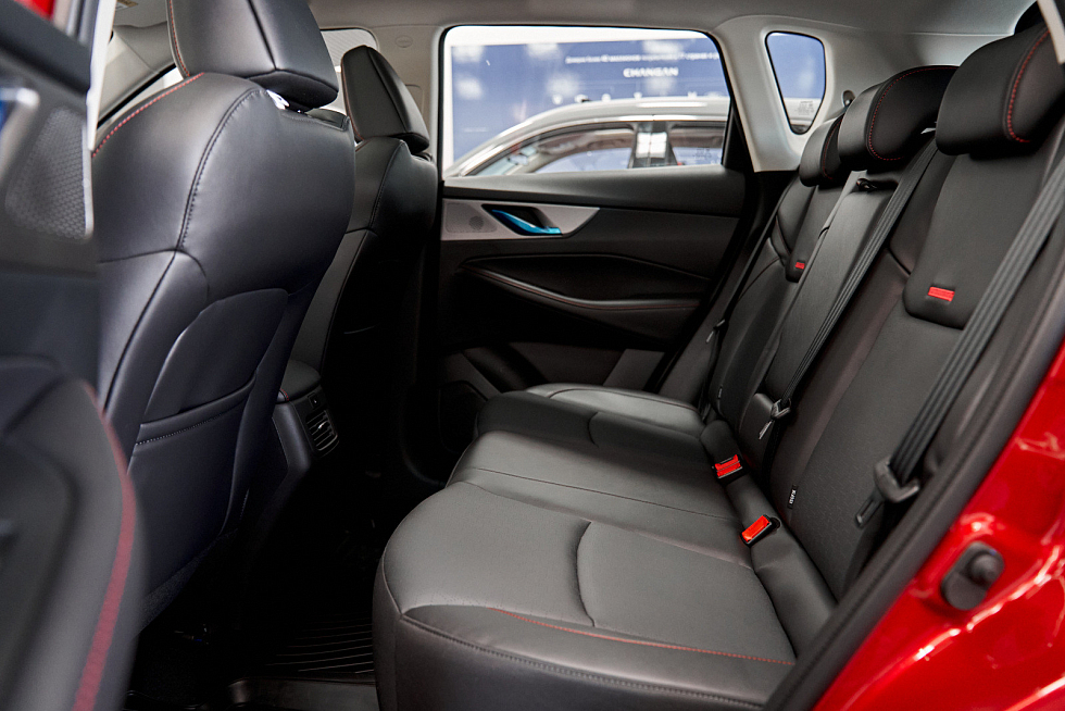 Changan CS35 Plus Техно, красный